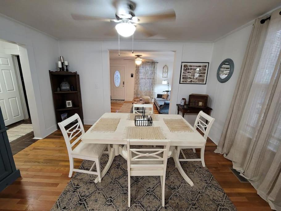Apple Hill Bungalow, Family And Pet Friendly! بريستول المظهر الخارجي الصورة