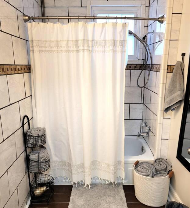 Apple Hill Bungalow, Family And Pet Friendly! بريستول المظهر الخارجي الصورة